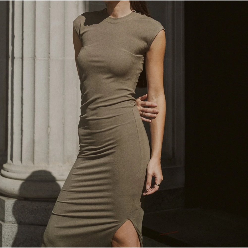 Mod Ref Daphne Dress In Olive, Size Small - Picture 2 of 10